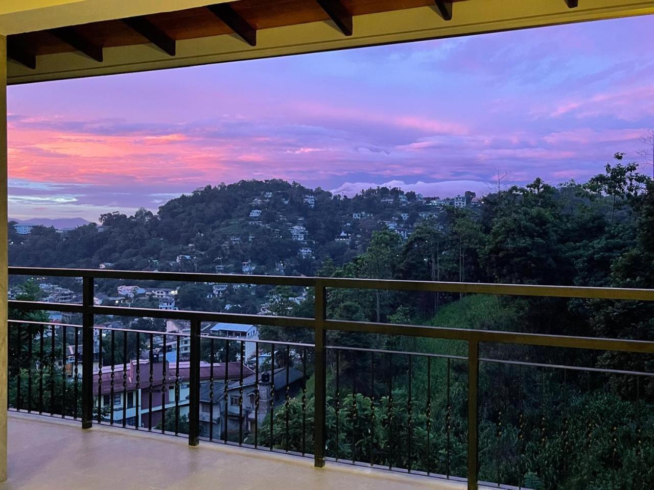 Lush Breeze Hotel Kandy Luaran gambar