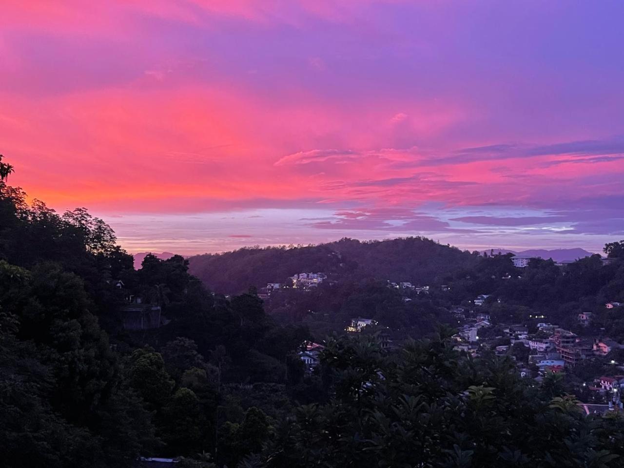 Lush Breeze Hotel Kandy Luaran gambar